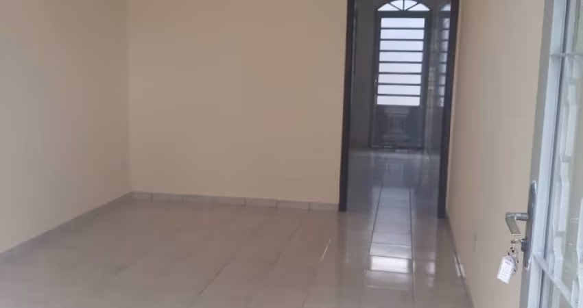 Linda casa com 3 quartos - Pintura nova e ótima localização - Bosque dos Eucaliptos - Zona Sul de SJC
