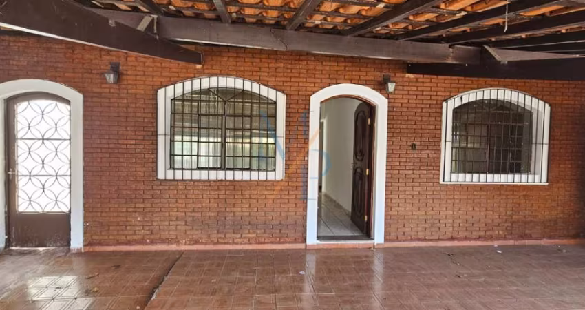 Casa com ótima localização no Jd. Portugal, próximo ao Sesi e comércios - Zona Sul de SJC