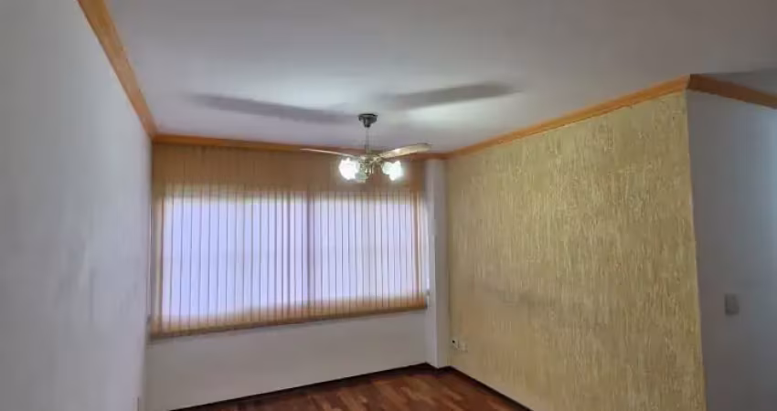 Apartamento com armários planejados - ótima localização, 7 minutos do centro