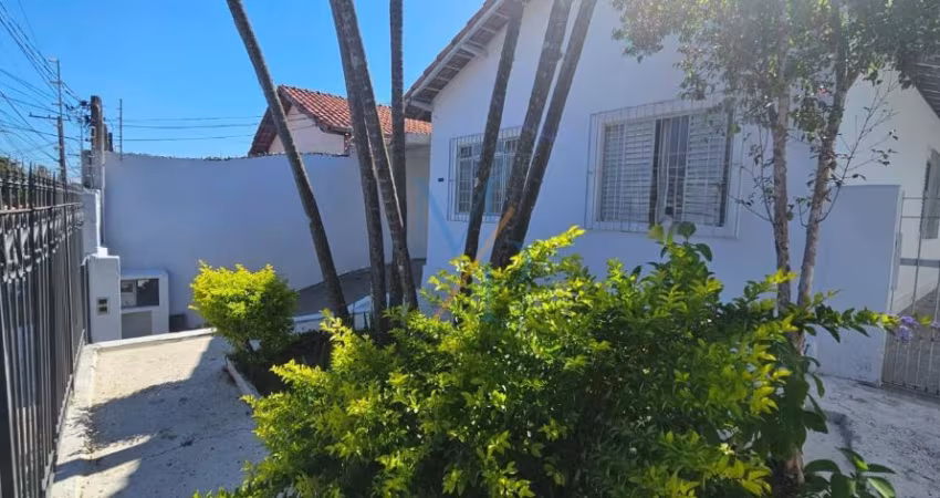 Casa em lote inteiro no Bosque dos Eucaliptos - Ótima localização, facilidade no acesso na Cidade Jardim e Av. Salinas