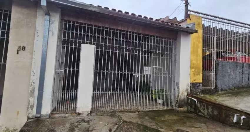 Casa com quintal e 1 suíte - ótima localização, ficando próximo do sesi e shopping oriente