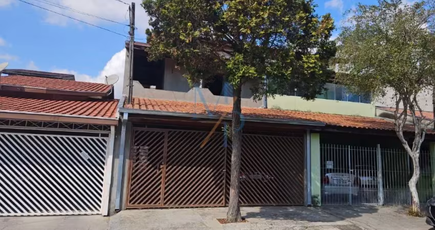 Lindo sobrado com 2 suítes e sacada - ótima localização, com fácil acesso a drogarias e a 10 minutos do shopping oriente