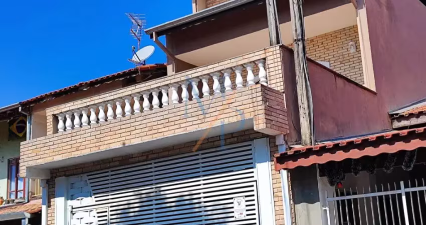 Lindo sobrado com hidromassagem e copa - ótima localização, em rua sem saída e próximo a faculdade