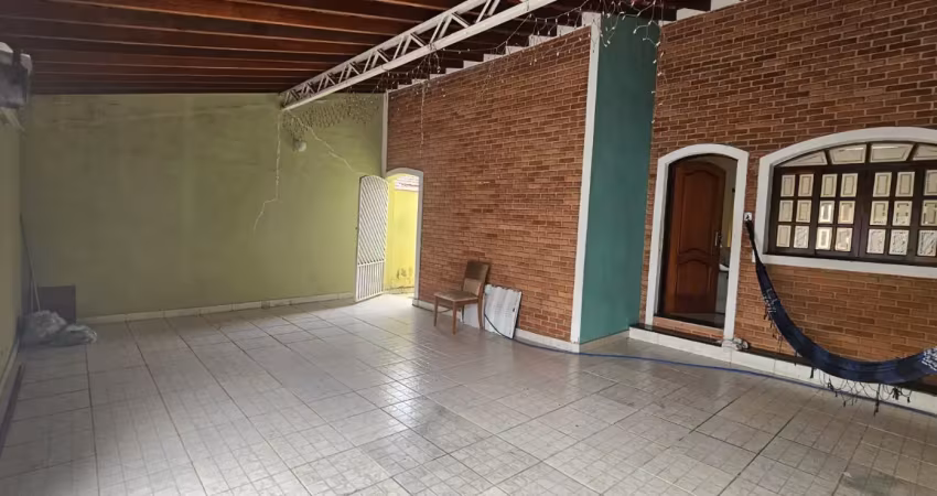 Casa  2 dormitórios com 1 suíte  -  ótima localização, próximo do parque da cidade e do centro