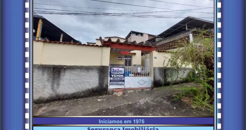Casa sala 2 quartos enaltecendo sua Excelente localização