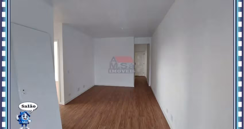 Apartamento sala 2 quartos com 1 dep. empr. e 1 vaga, enaltecendo seu excelente estado de conservação