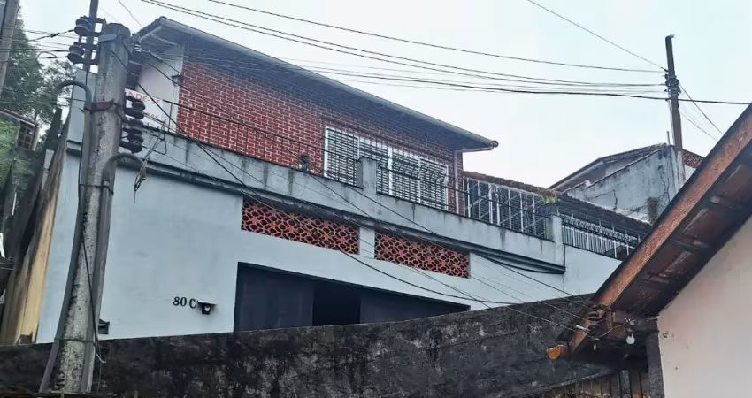 Vende-se casa estilo loft em rua tranquila, ensolarada - castelânea