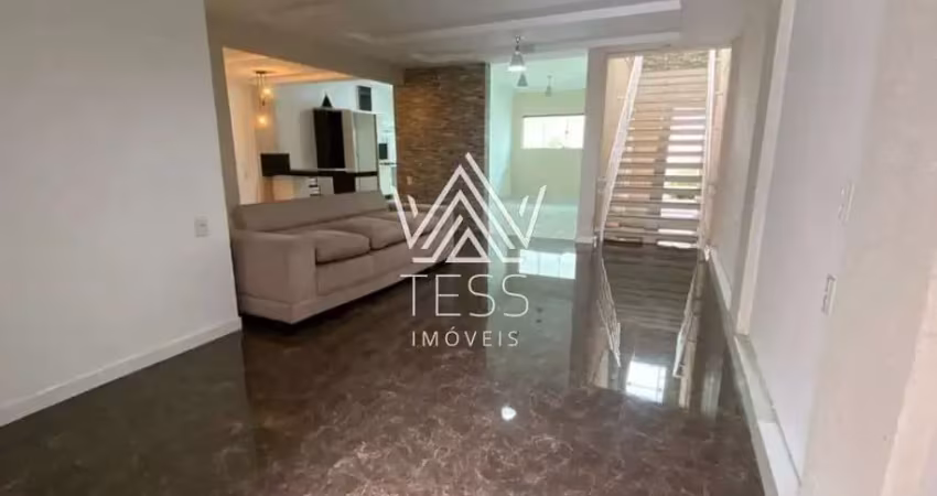 Casa em condomínio fechado com 3 quartos para alugar na Rua Ângelo Bresegnello, 422, Bairro Alto, Curitiba