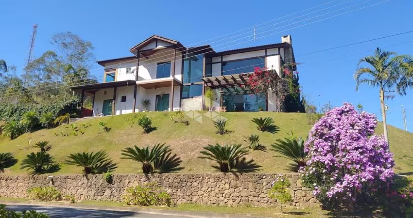 Chácara com 4 dormitórios à venda, 1076 m² por R$ 2.800.000,00 - Canada Village - Mairiporã/SP