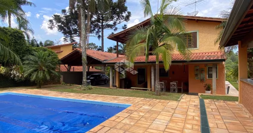 Casa em condomínio com 04 quartos, 1.190m² a venda por R$ 1.190.000,00 - Jd Cinco Lagos - Mairiporã-SP