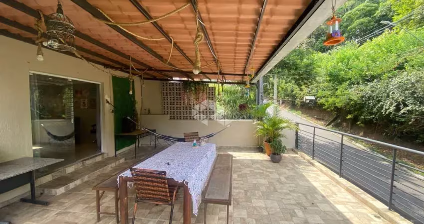 Casa com 02 dormitórios a venda por r$ 450.000,00 - estância da serra - mairiporã/sp