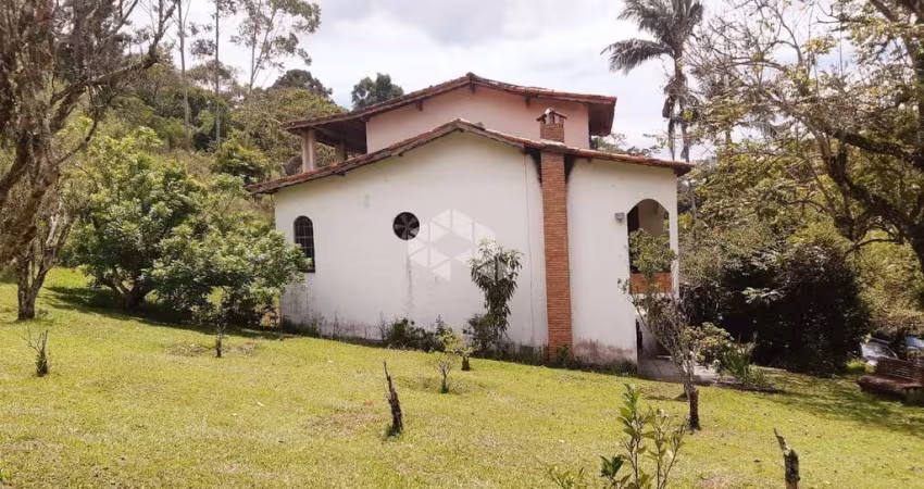 Chácara com 6 dormitórios, 400m de contrução á venda por valor de R$ 600.000,00-Vila dos Remédios-Mairiporã-SP