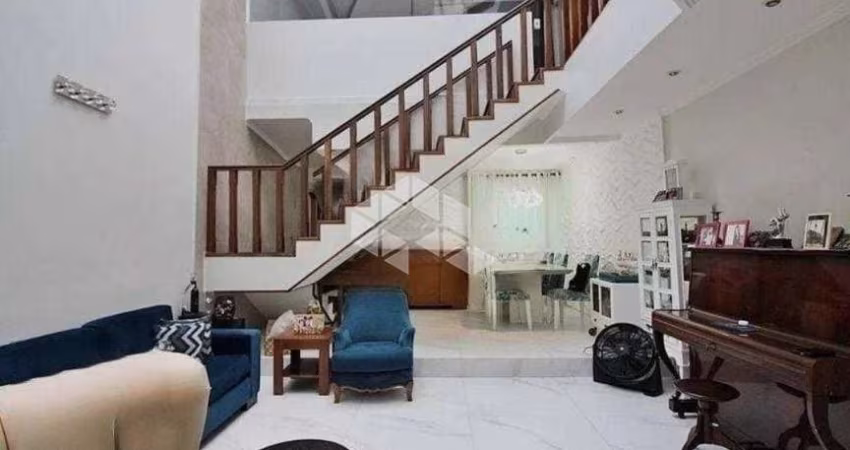 CASA COM 3 SUITES, 5 VAGAS, 392 METROS NO CORAÇÃO DO BAETA NEVES. SBC