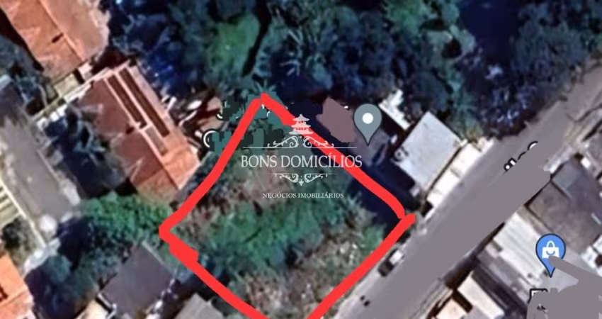Excelente terreno com 900m já limpo e pronto para o seu projeto! Numa ótima localização em crescimento acelerado.