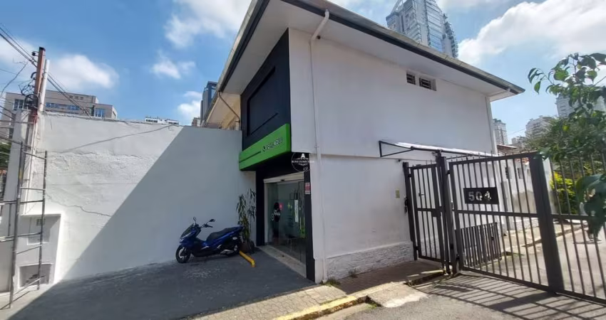 Bela casa para uso comercial ou residencial em uma das ruas mais elegantes da Vila Olímpia / Vila Nova Conceição