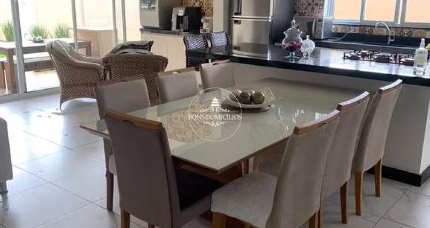 CASA 3 SUITES, ARMÁRIOS, SALA 2 AMBIENTES, PISCINA PRIVATIVA,   CONDOMÍNIO CLUBE