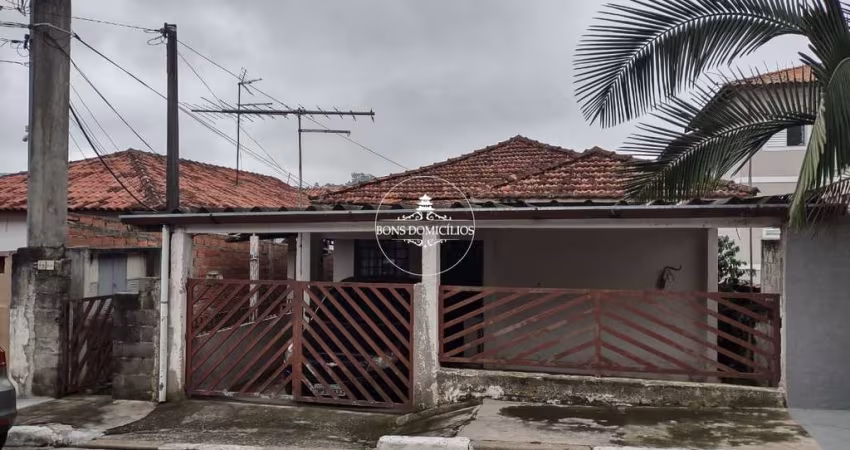 CASA EM COTIA IDEAL PARA RENDA OU CONSTRUÇÃO DE PRÉDIO DE 05 ANDARES.