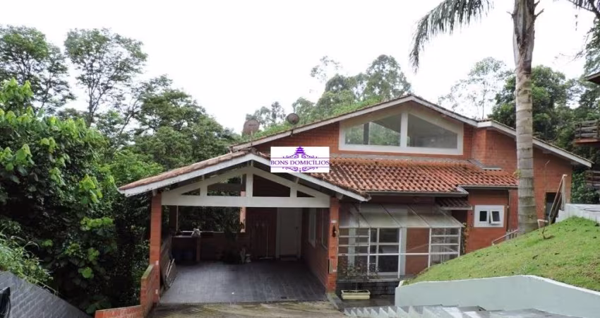 ACEITA R$450MIL em IMÓVEL,  ÓTIMA CASA EM CONDOMÍNIO  NA DIVISA DE EMBU COM COTIA