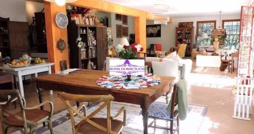 CASA ESTILO LOFT EM DOIS LOTES COM ACABAMENTO E ESTILO MARAVILHOSOS
