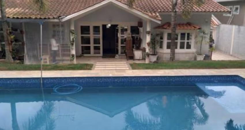 CASA A VENDA PQ DOM HENRIQUE.
