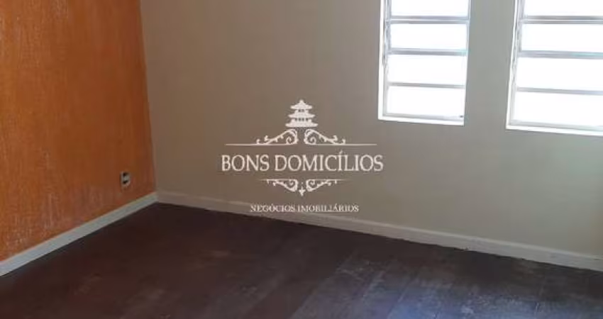 Casa em Condomínio à Venda em Cotia-SP, Jardim da Glória: 3 Quartos, 2 Salas, 2 Banheiros, 3 Vagas de Garagem, 190 m².