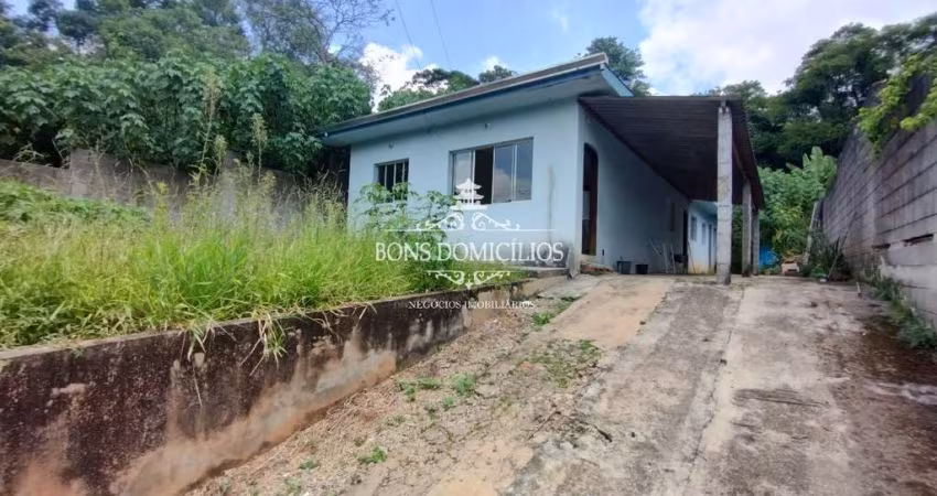Imperdível oportunidade de casa à venda em Cotia-SP, no bairro Paisagem Casa Grande: 3 quartos, 1 sala, 2 vagas de garagem!