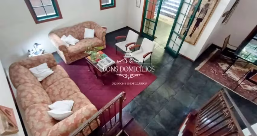 CASA 3 DORMS/TERRENO 800m2 COND. EM MEIO A MUITA VEGETAÇÃO.