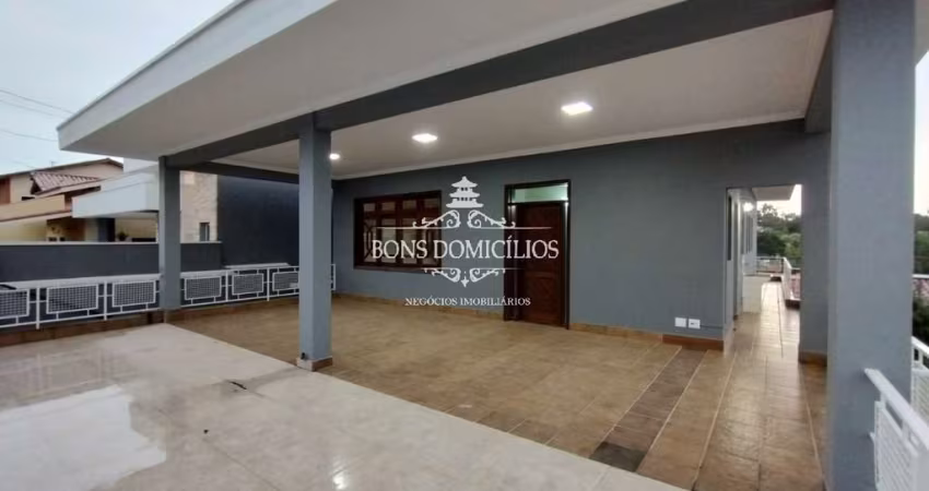 Casa em Condomínio para Locação em Cotia-SP, Jardim da Glória: 3 Quartos, 1 Suíte, 2 Salas, 2 Banheiros, 4 Vagas, 160m². Venha Conferir!