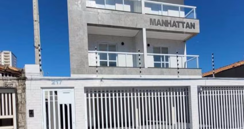 Linda casa na quadra da praia no Caiçara!!!