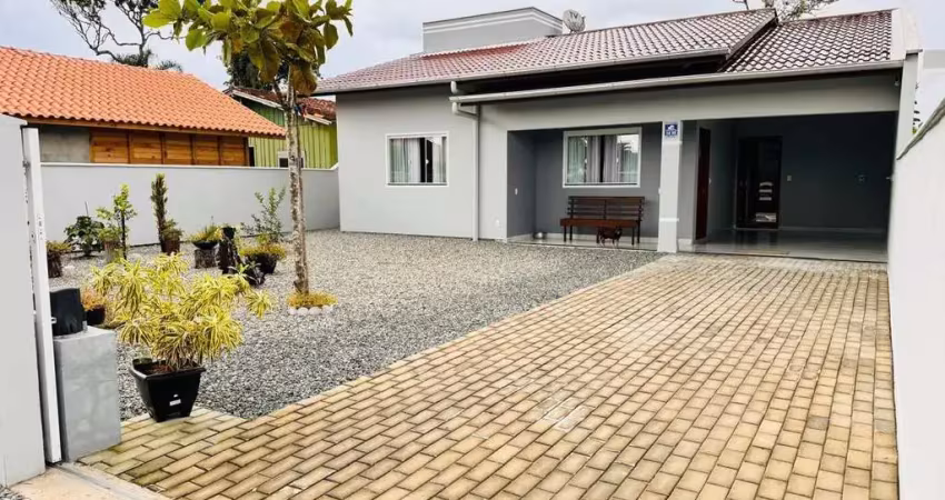 Casa para Venda em São Francisco do Sul, Ervino, 2 dormitórios, 2 banheiros, 3 vagas