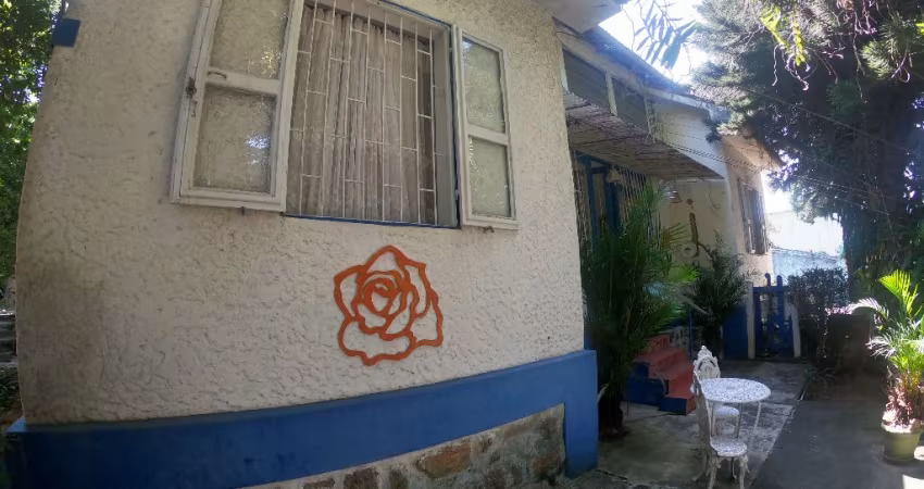 CASA CENTRO DE TERRENO SÃO FRANCISCO