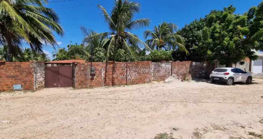 Casa e terreno amplo para galpão – loteamento parque da prainha