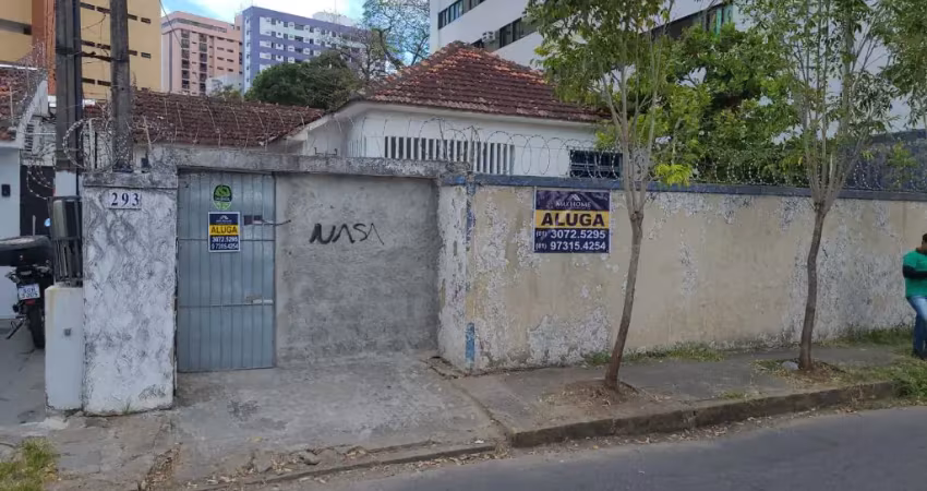 Casa comercial para locação no melhor trecho dos Aflitos.
