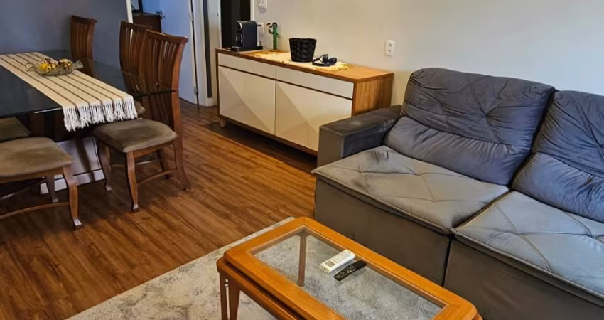 Apartamento à venda com 3 quartos sendo 2 suítes, nas Graças.