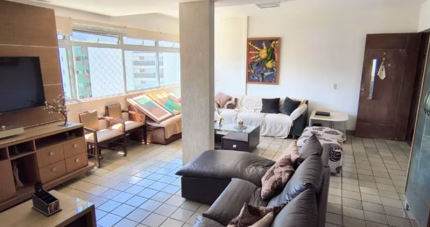 Apartamento à venda com 3 quartos sendo 1 suíte, no Espinheiro.