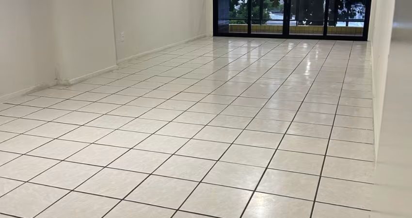 Apartamento à venda com 4 quartos sendo 2 suítes, em Boa Viagem.