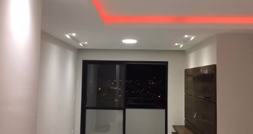 Apartamento reformado com 2 quartos sendo 1 suíte à venda, em Piedade.