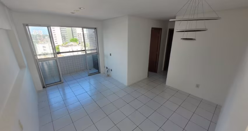 Apartamento com 2 quartos sendo 1 suíte à venda, no Rosarinho.