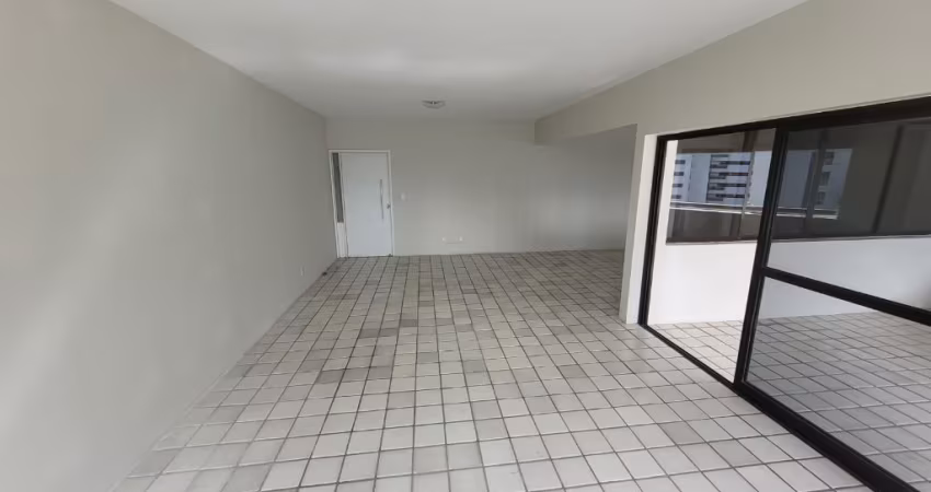 Apartamento alto de padrão à venda com 4 quartos sendo 2 suítes, na Tamarineira.