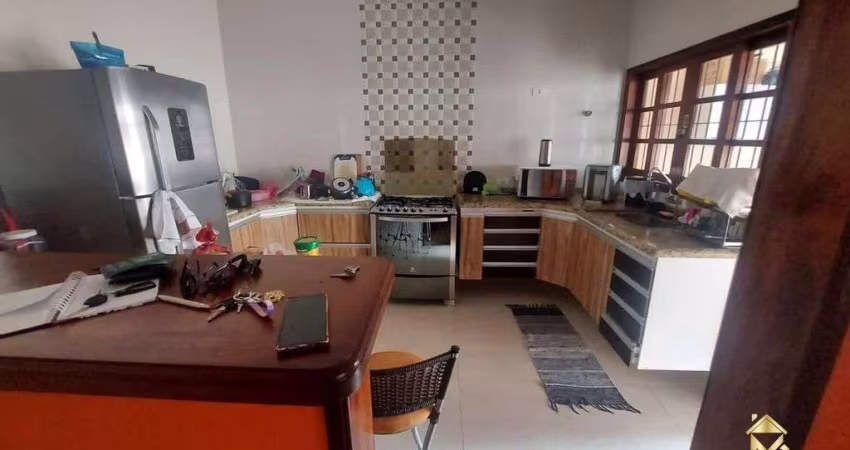 Casa à Venda em Residencial Portal da Mantiqueira, Taubaté - SP