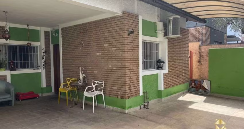Casa à Venda em Santa Rita, Taubaté - SP