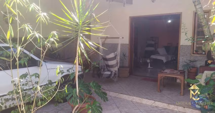 Casa à Venda em Centro, Taubaté - SP