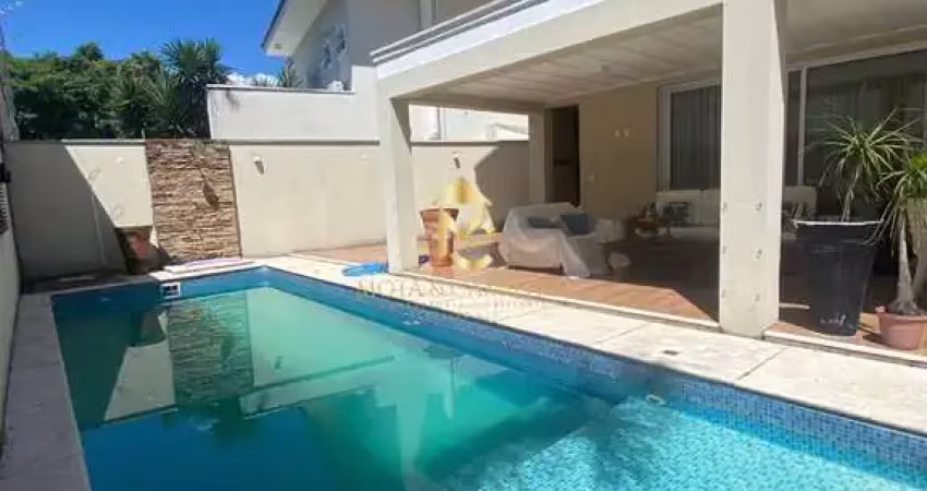 Vendo ótima casa com piscina e 4 suítes