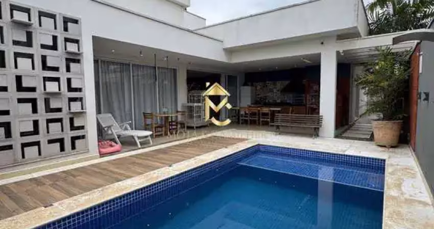 Casa em condomínio com piscina e varanda Gourmet para venda e locação.