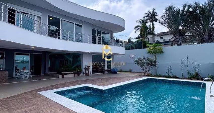 Casa mobiliada e com varanda Gourmet à venda em condominio.