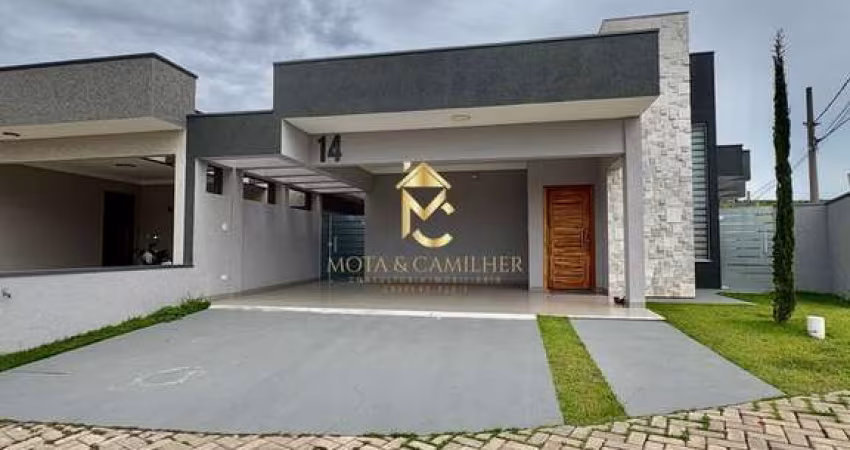 Casa com área Gourmet à venda em condomínio fechado.