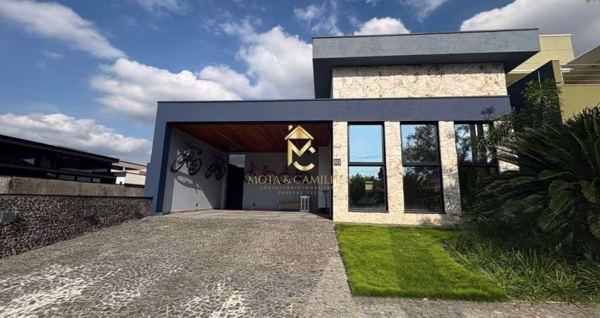Casa térrea disponível para venda em condomínio.