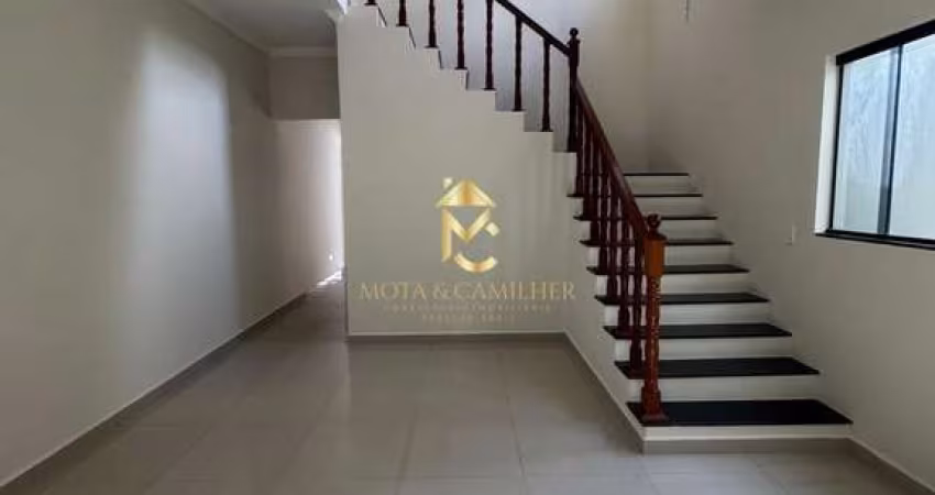 Casa com Varanda Gourmet em via publica à venda em Taubaté.