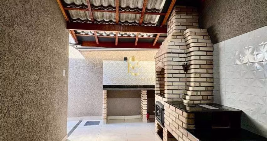 Casa com 2 dormitórios à venda em via pública.