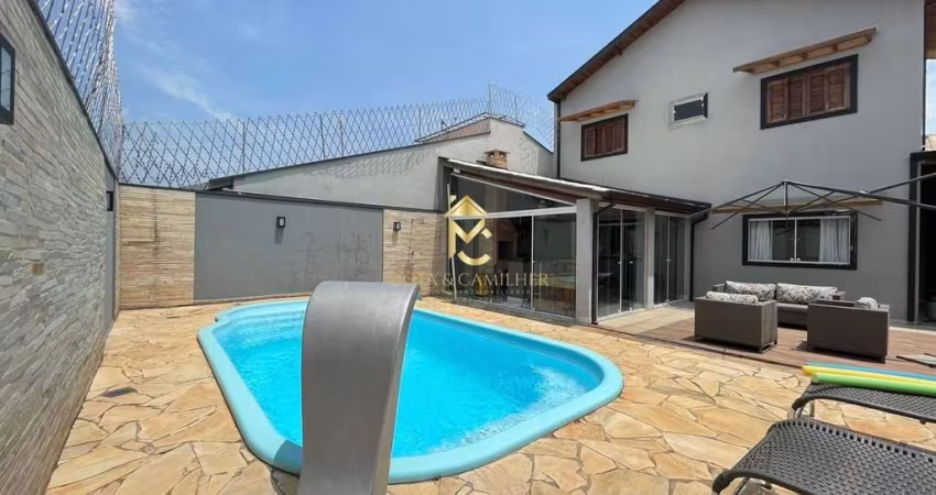 Lindo Sobrado à venda em condomínio fechado com piscina.